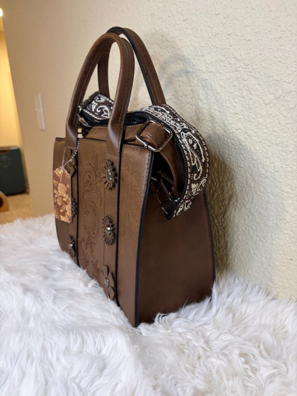Sam & Hadley Western Paisley Tooled Satchel Brown Crossbody Purse NWT - Picture 4 of 8